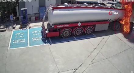 Fethiye'de tanker alev topuna d&ouml;nd&uuml;m&uuml;şt&uuml; o anların kamera kayıtları ortaya &ccedil;ıktı