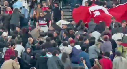 ODT&Uuml; Bahar Şenliği'nde T&uuml;rk bayraklı &ouml;ğrencilere al&ccedil;ak saldırı!