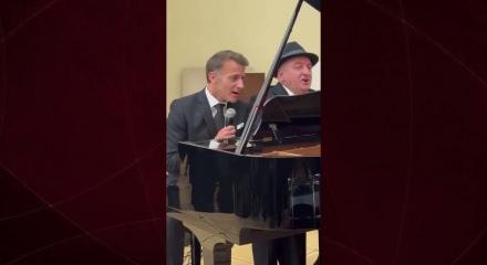 Paşinyan &ccedil;aldı, Macron s&ouml;yledi! Liderlerden canlı performans