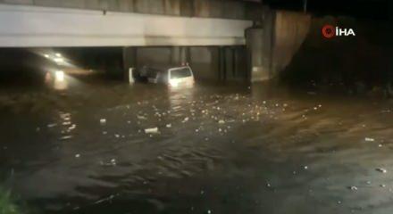 Sakarya&rsquo;da su dolu alt ge&ccedil;itte mahsur kaldılar