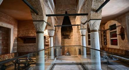 Topkapı Sarayı'nın harem b&ouml;l&uuml;m&uuml;ndeki "Kadınefendiler ve Cariyeler Taşlığı" ziyarete a&ccedil;ıldı