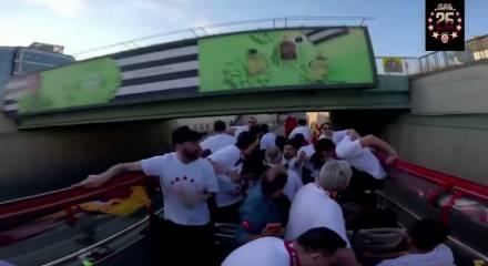 Şampiyonluk turunda korkutan anlar: Galatasaray kafilesi saniyelerle kurtuldu