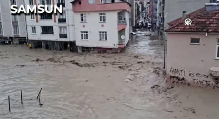 7 kentimizi sel ve dolu nedeniyle hayat durdu