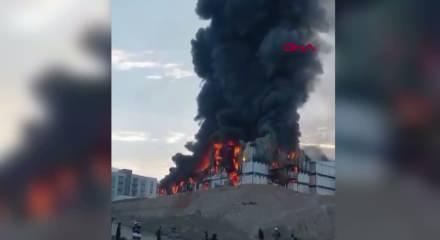 Kahramanmaraş'ta İnşaat şantiyesinde yangın: 1 &ouml;l&uuml;, 6 yaralı