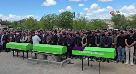 Kazada hayatını kaybeden 2 &ouml;ğrenci ve servis s&uuml;r&uuml;c&uuml;s&uuml; defnedildi