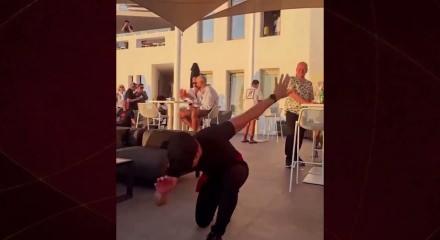 Komşu bu kez de g&ouml;z&uuml;n&uuml; zeybeğe dikti
