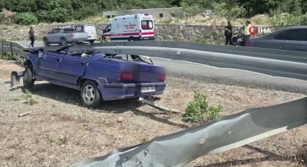 Muğla'da otomobil &ccedil;elik bariyerin altına girdi, s&uuml;r&uuml;c&uuml; kazayı hafif yaralı atlattı