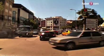 Yaşlı kadın minib&uuml;s&uuml;n altında kaldı: İşte korkun&ccedil; kazanın g&ouml;r&uuml;nt&uuml;leri