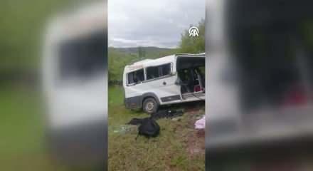 Yozgat'ta &ouml;ğrenci servisi şarampole u&ccedil;tu: 2'si &ouml;ğrenci 3 &ouml;l&uuml;, 7 yaralı!