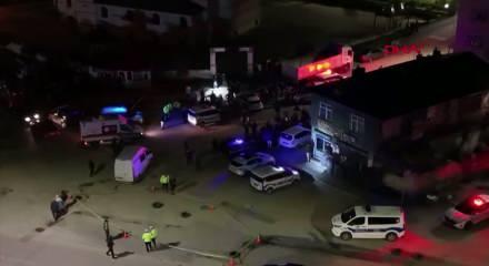 Cami &ouml;n&uuml;nde başından vurulmuş halde &ouml;l&uuml; bulundu