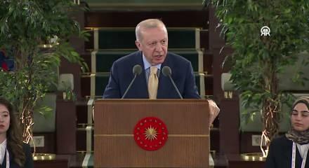 Cumhurbaşkanı Erdoğan: En b&uuml;y&uuml;k yatırımı gen&ccedil;lerimize yapmaya kararlılıkla devam edeceğiz