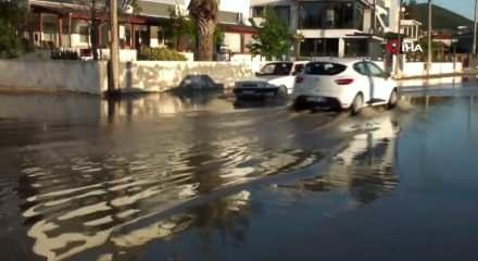 Lodos denizi taşırdı! Balıkesir'de cadde ve sokaklar sular altında kaldı