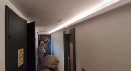 MİT ve emniyetin ortak operasyonunda kırmızı b&uuml;ltenle aranan 14 ş&uuml;pheli yakalandı