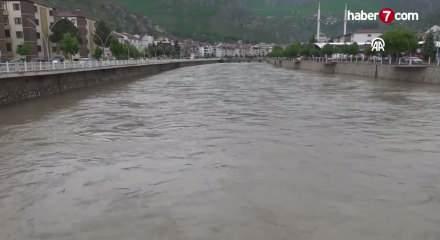 Tokat ve Amasya&rsquo;da taşkın alarmı: Okullar tatil edildi, mahalleler tahliye ediliyor
