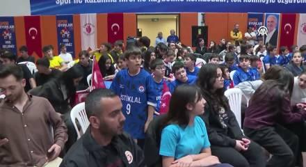 &Uuml;mraniye&rsquo;de 38 bin 500 &ouml;ğrencinin katıldığı spor oyunları tamamlandı
