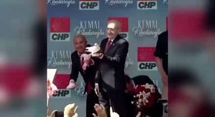 Kılı&ccedil;daroğlu'nun zor anları g&uuml;ndem oldu: G&uuml;vercini u&ccedil;uramadı!