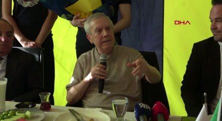 Fenerbah&ccedil;e başkan adayı Aziz Yıldırım taraftarla Aykut Kocaman i&ccedil;in tartıştı!