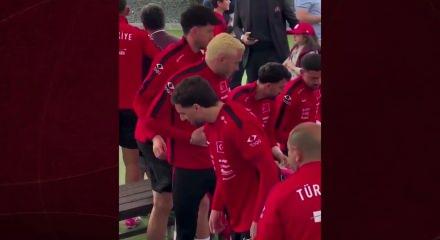  Galatasaraylı Barış Alper Yılmaz milli takım kampındaki yeni imajıyla  dikkat &ccedil;ekti