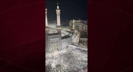 Milyonlarca Hacı adayı Kabe'ye akın etti