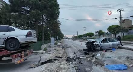 Niğde'de iki otomobilin &ccedil;arpıştığı kazada 2 kişi hayatını kaybetti