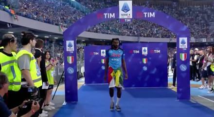 Transfer piyasası karıştı! Napoli oyuncusu i&ccedil;in İstanbul rekabeti