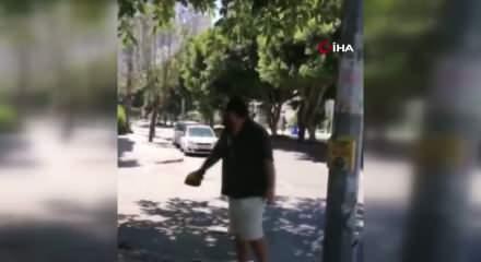 Karga s&uuml;r&uuml;s&uuml; saldırdı! Vatandaşın feleği şaştı: O anlar kamerada 