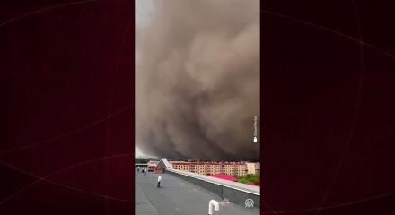&Ccedil;in'in Harbin kentini kum fırtınası vurdu!