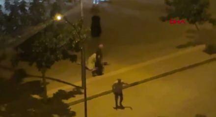 Ayırmak istediği kavga sonu oldu: Anne &ouml;ld&uuml;, oğlu yaralandı