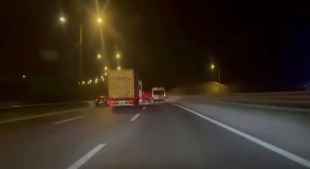 İzmir&rsquo;de zehir tacirlerine darbe: 371 kilogram uyuşturucu ele ge&ccedil;irildi