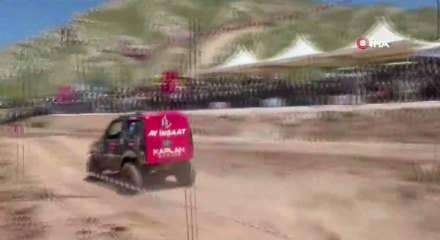 Sivas&rsquo;ta Off Road oyunları nefes kesti: Bir ara&ccedil; parkurda takla attı