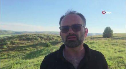 Tatilcilere kene uyarısı yaparken kendi &uuml;zerinde kene yakaladı