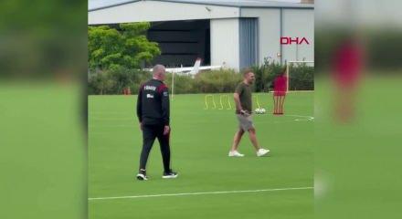 TFF Başkanı Hacıosmanoğlu, Miami&rsquo;deki ilk antrenman &ouml;ncesinde sahaya &ccedil;ıktı