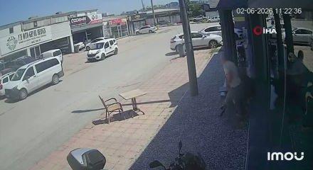 Ticari aracı &ccedil;almak isterken meydan dayağı yedi: O anlar kamerada