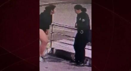 Venezuela'da kadın polisin arkadaşına silahla şakası kanlı bitti
