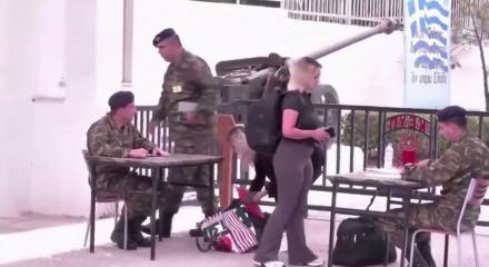 Yunanistan&rsquo;da kadınlar ilk kez g&ouml;n&uuml;ll&uuml; askerlik yapmaya başladı