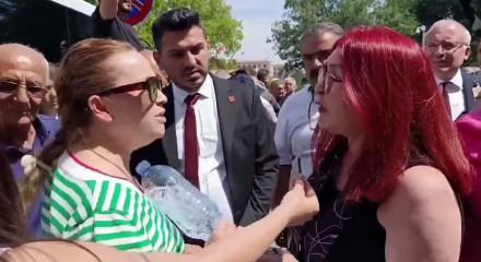 CHP'de Kılı&ccedil;daroğlu ve &Ouml;zel destek&ccedil;isi kadınlar arasında hain tartışması!