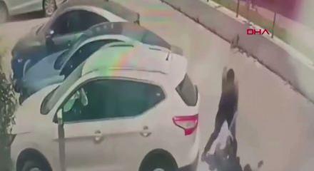 Adana'da sokak ortasında 7 yerinden bı&ccedil;aklandı: Dehşet ilkokul sırasına uzandı