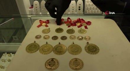 Altının kilogram fiyatı 6 milyon 463 bin liraya y&uuml;kseldi.