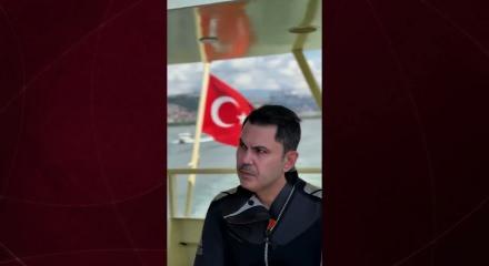 Bakan Kurum, İzmit K&ouml;rfezi'ndeki temizlik &ccedil;alışmalarını su altı dalışıyla g&ouml;zlemledi