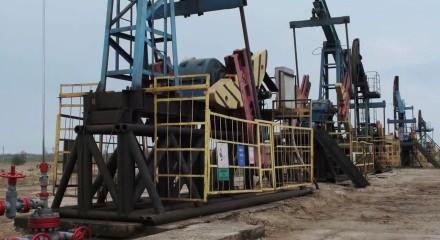 Brent petrol&uuml;n varil fiyatı 97,33 dolar bandında işlem g&ouml;r&uuml;yor