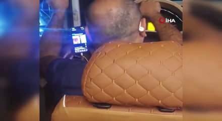 Esenyurt&rsquo;ta minib&uuml;s şof&ouml;r&uuml;n&uuml;n seyir halindeyken video izlediği anlar kamerada