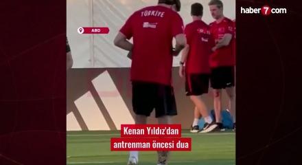 Kenan Yıldız'dan antrenman &ouml;ncesinde dua ederken g&ouml;r&uuml;nt&uuml;lendi