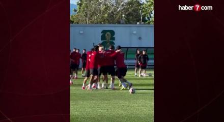 Montella'dan s&uuml;rpriz tercih: Avustralya-T&uuml;rkiye muhtemel 11'ler