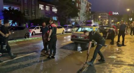 &Ouml;fkeli baba, kızını rahatsız eden gencin kulağını kesti: 1'i polis 2 yaralı