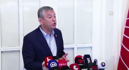 &Ouml;zg&uuml;r &Ouml;zel grup toplantısını ben yapacağım dedi! CHP'de sular yine karıştı