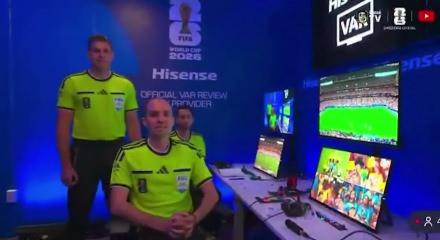 Avustralyalı hakemin el hareketine FIFA'dan soruşturma