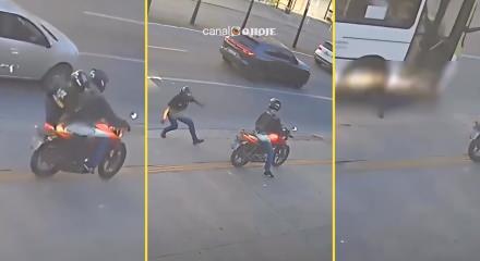 Brezilya' dehşet anları: Motosikletten inerken dengesini kaybeden yolcu feci şekilde can verdi