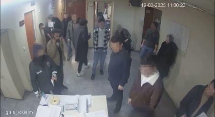 &Ccedil;ıplak arama iddiasını kamera kayıtları &ccedil;&uuml;r&uuml;tt&uuml;
