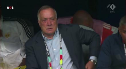 Dick Advocaat D&uuml;nya Kupası tarihinin en yaşlı teknik direkt&ouml;r&uuml; oldu.