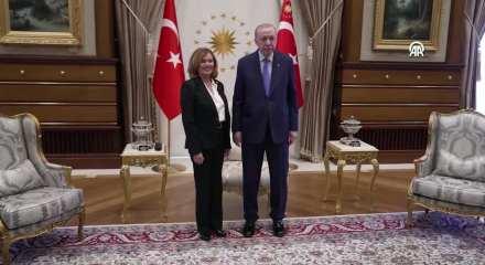 Cumhurbaşkanı Erdoğan&rsquo;dan K&uuml;lliye'de peşi sıra kritik kabuller!